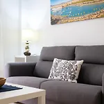 Holidays2Malaga Capuchinos French balconies, private parking, WiFi&Air con